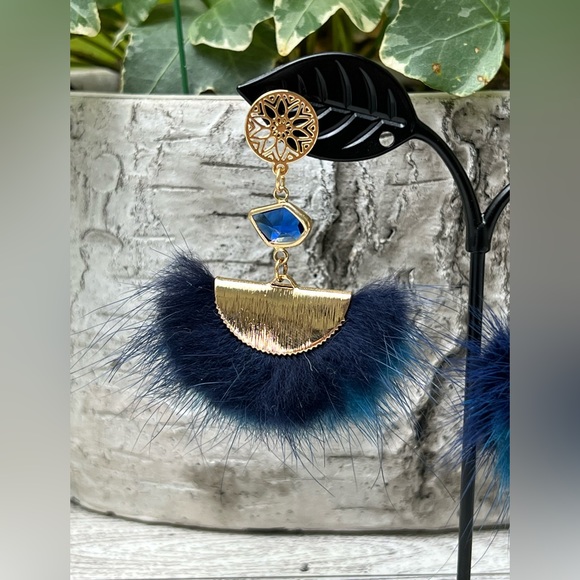 Elegant Blue Feather Dangle Earrings - Stylish Evening Retro Earrings - Picture 13 of 14